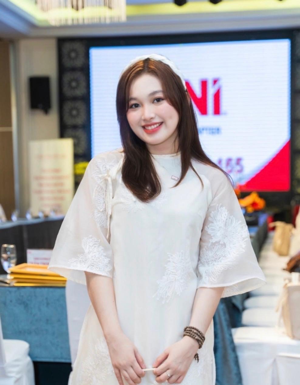Nhi